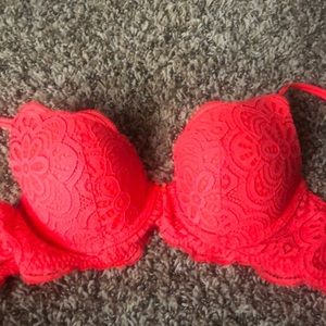 aerie bra. never worn.